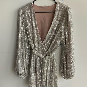 Very cute sequin dress. New, never worn!